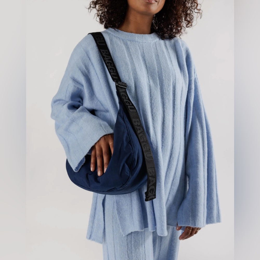 BAGGU medium crescent bag navy